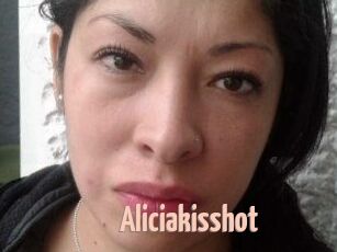 Aliciakisshot