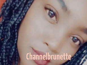 Channelbrunette