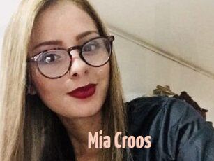 Mia_Croos