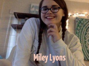 Miley_Lyons