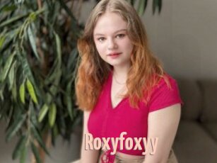 Roxyfoxyy