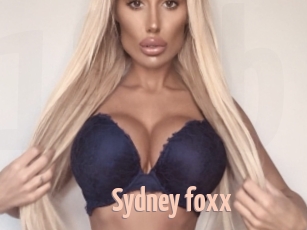 Sydney_foxx